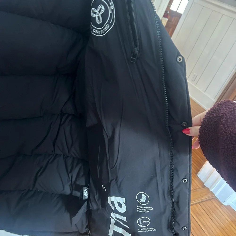 Aritzia Black Super Puff Mid Jacket - Picture 3 of 3